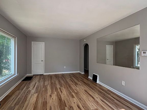2nd image of 1299 Orlando Ave