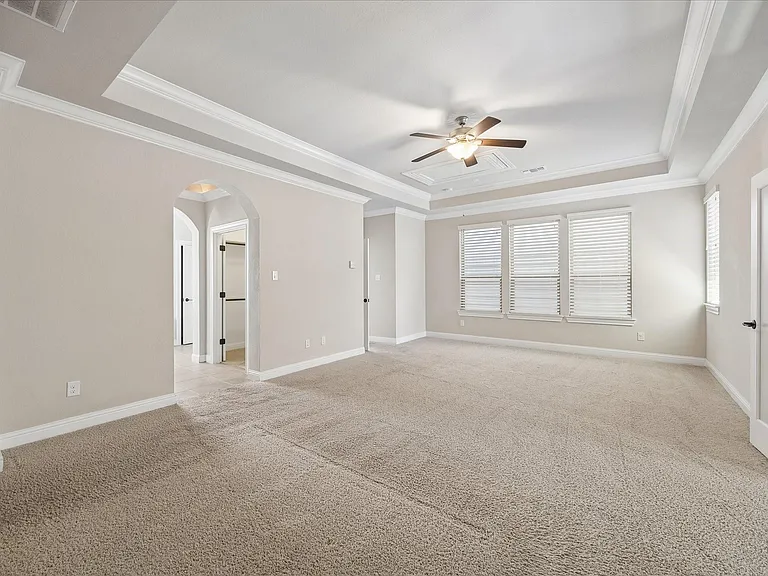 1704 Oak Leaf Pass Dr — Photo 23