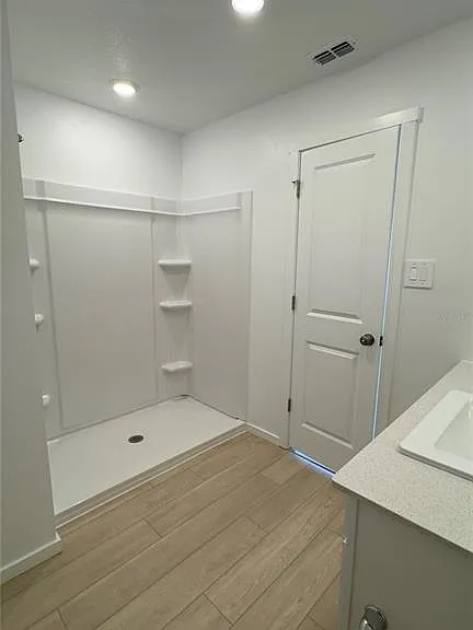 831 Lynx — Photo 13