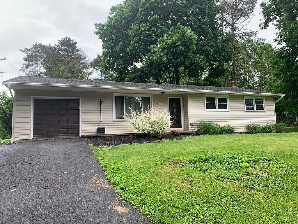 3 bed, 1130 sqft, $2,250 — Photo 1