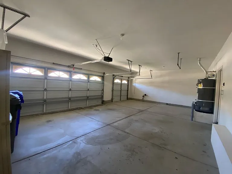 409 Lexington Cir — Photo 18