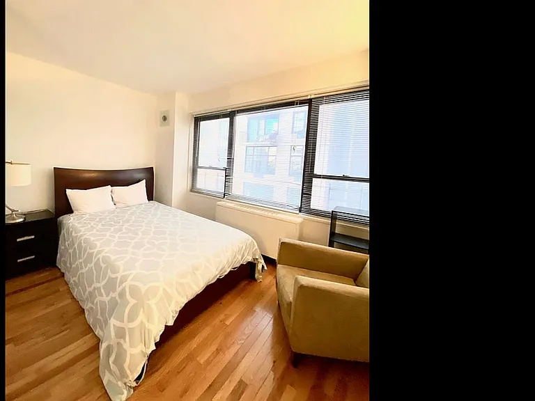 210 E 47th St #6J — Photo 6