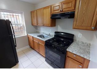 4633 Hillside Rd SE #1, Washington, DC 20019