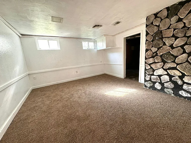 1735 Wyndhurst Rd — Photo 8