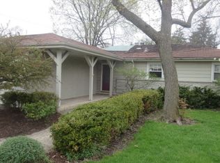 1422 London Ln, Glenview, IL 60025