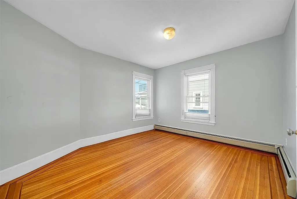 2 bed, 1000 sqft, $2,700 — Photo 3