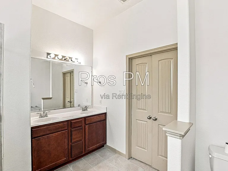 18843 Cove Pointe Dr — Photo 9
