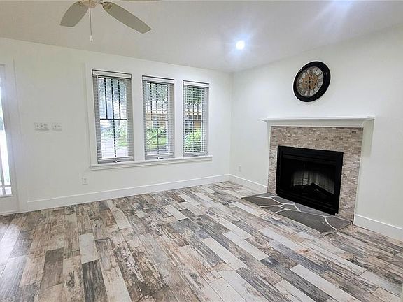 2nd image of 1837 Hollenbeck Dr