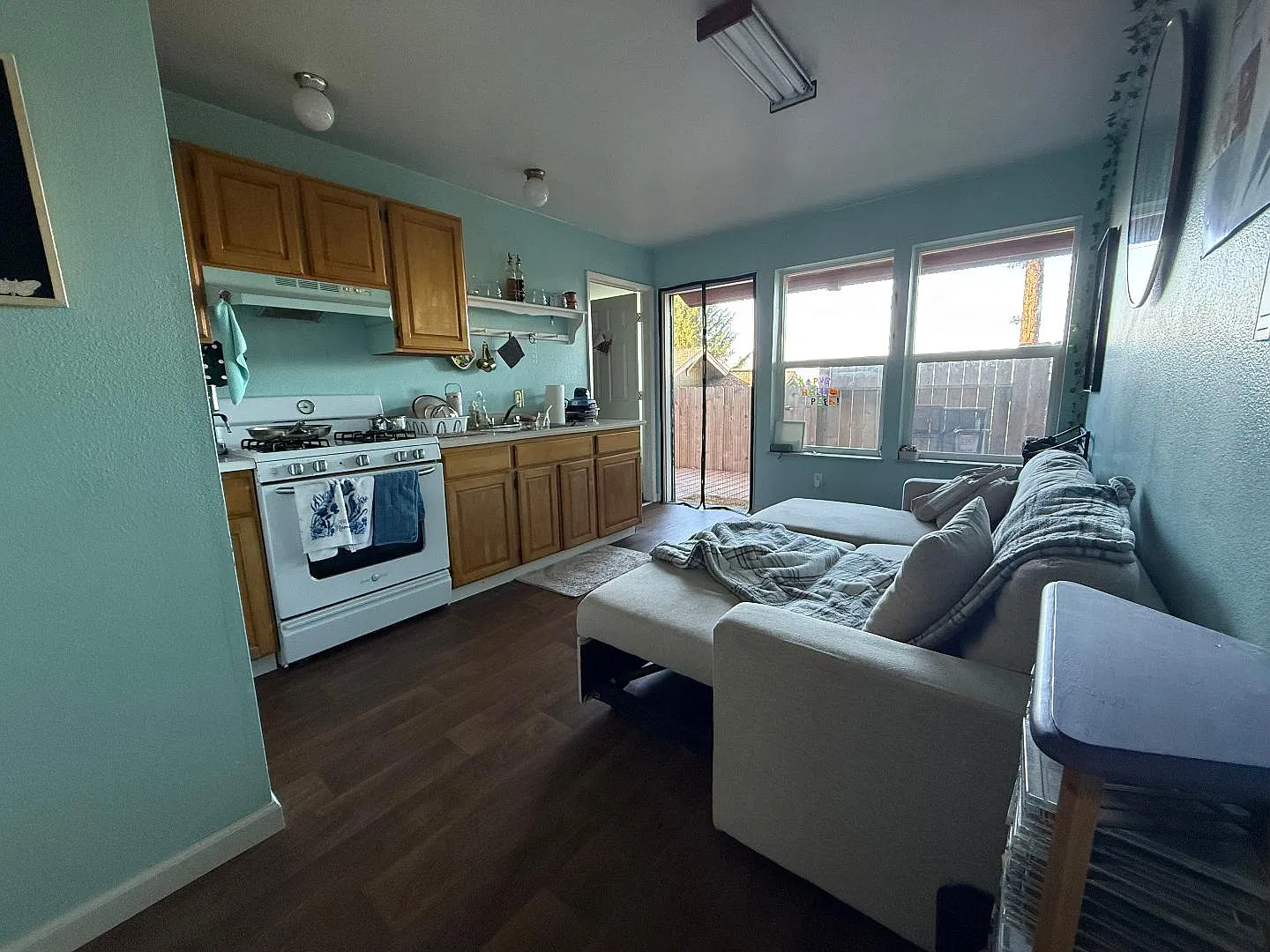 370 California Ave - Bedroom — Photo 1
