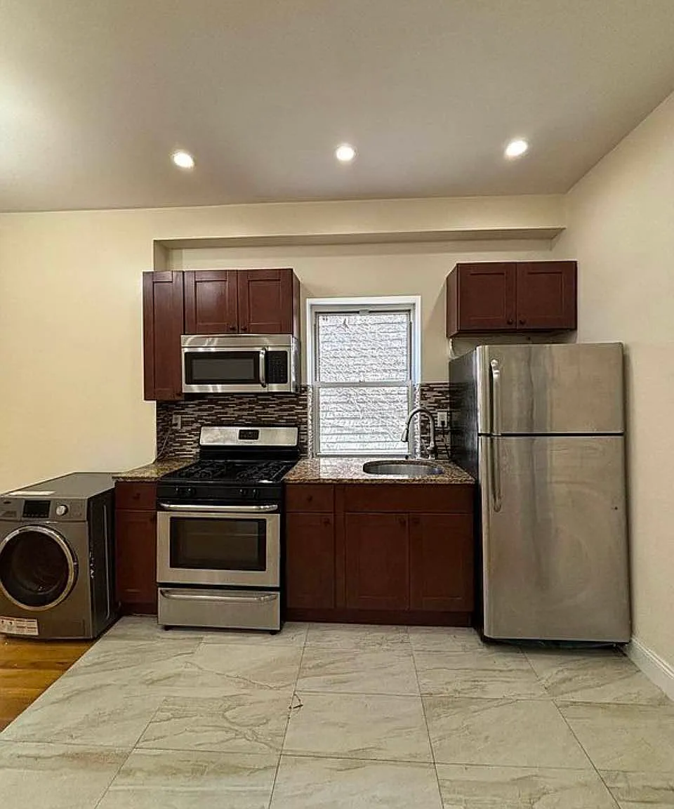 305 Clarkson Avenue — Photo 3