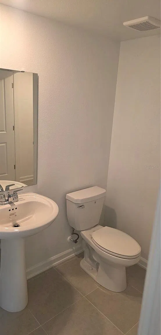3 bed, 2.5 bath, 1834 sqft, $2,400 — Photo 3
