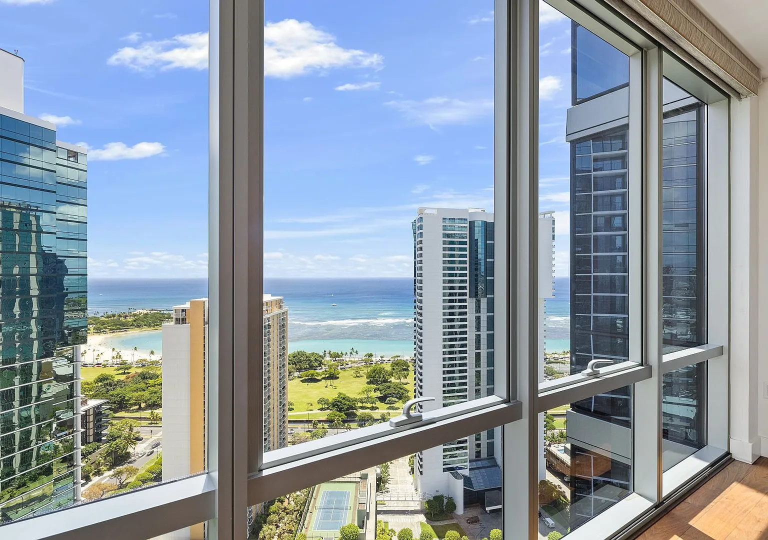 Modern Luxury in the Heart of Honolulu - Waihonua 3505 — Photo 4