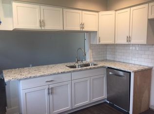 4521 72nd St, Urbandale, IA 50322