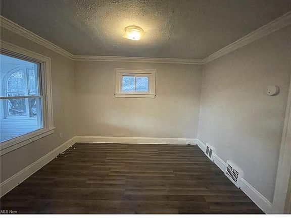 3rd image of 3217 E 132nd St #2