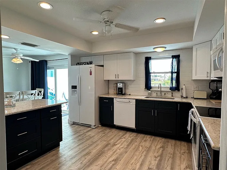 45 Oakland Hills Ct — Photo 5