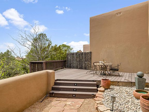 4th image of 656 La Viveza Ct