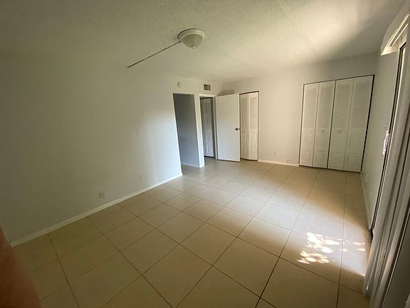 5th image of 593 N University Dr