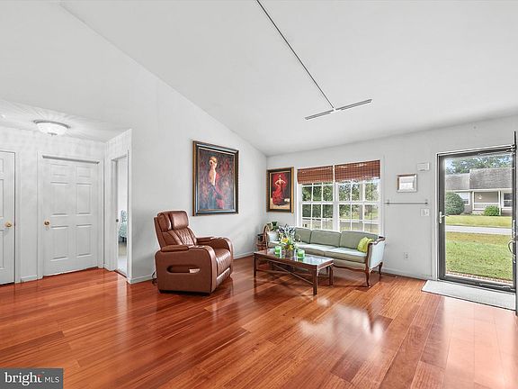 3rd image of 30923 Sandy Ridge Dr