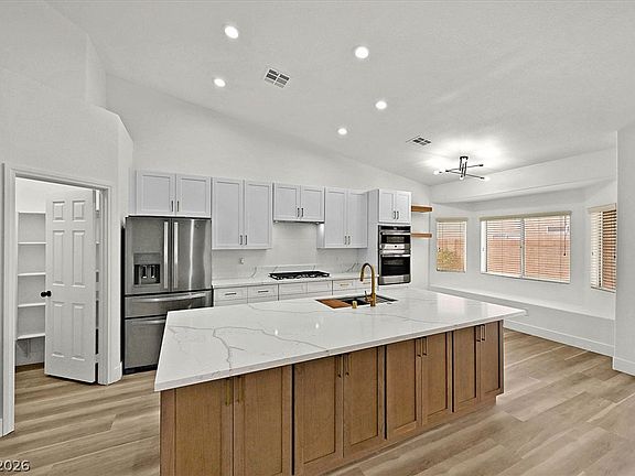 3rd image of 1125 Heaton Ave