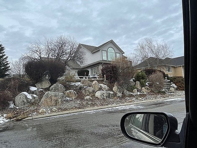 1st image of 840 S Majestic View Dr
