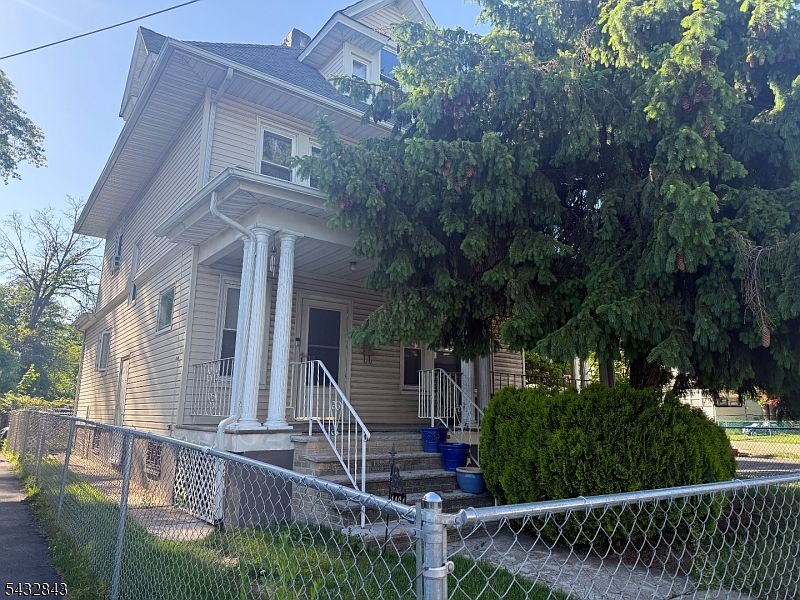 1st image of 1464 Morris Pl