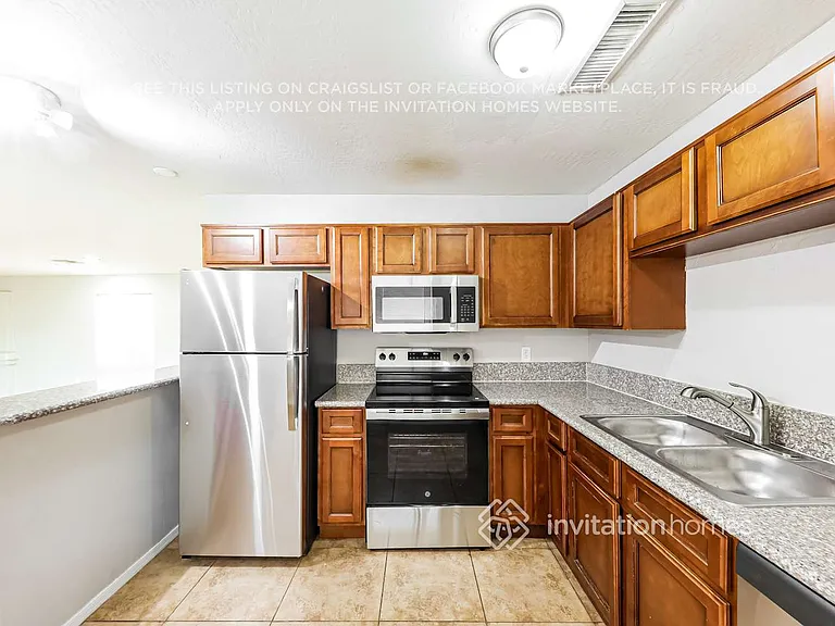 12621 N 37th Dr — Photo 9