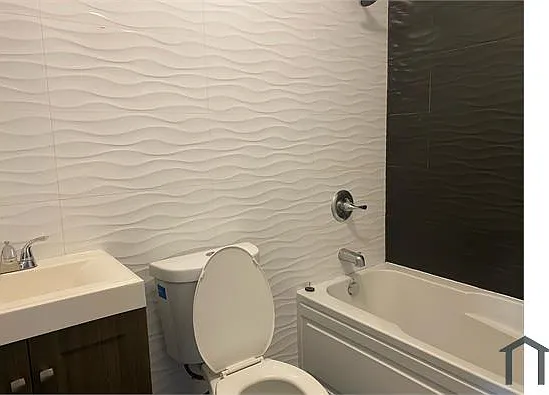 502 Beach 43rd St #2 — Photo 3