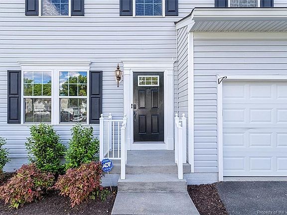 3rd image of 3519 Frederick Dr