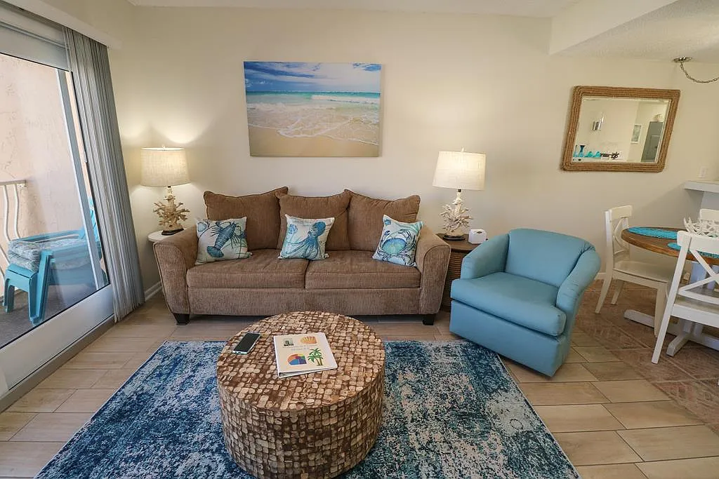 2 bed, 1240 sqft, $2,200 — Photo 2