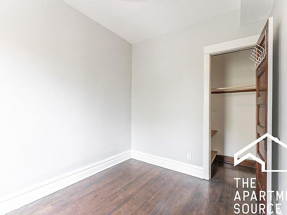 4th image of 2327 N Hamlin Ave Floor 1