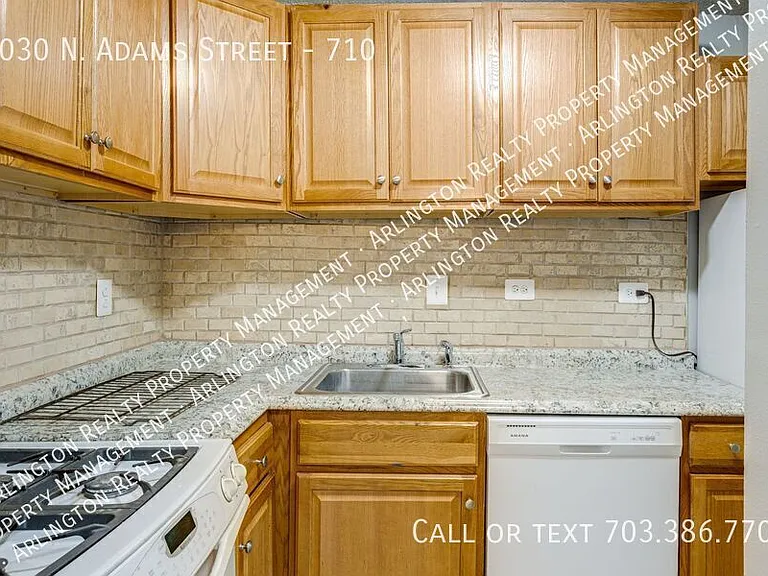 2030 N Adams St #710 — Photo 2