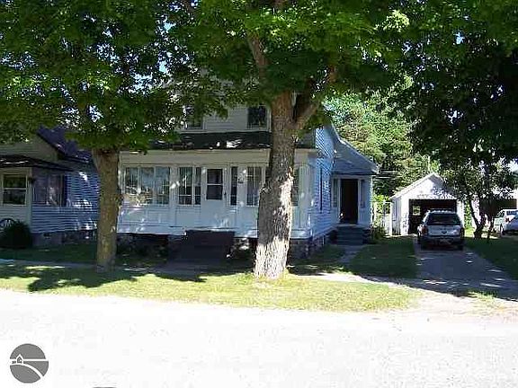 2nd image of 215 D St