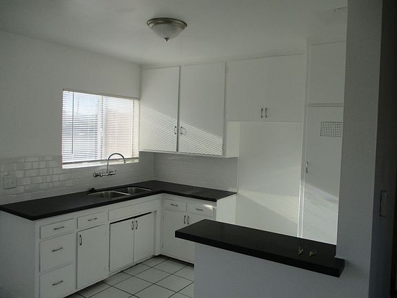 4th image of 3114 Livonia Ave APT 8