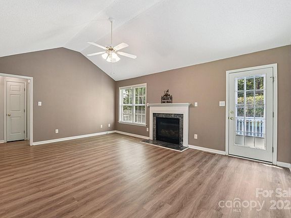 4th image of 1114 Courtney Cove Ct