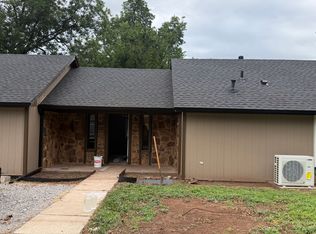 828 N 11th St, Chickasha, OK 73018