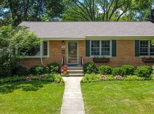 523 Garfield Ave, Libertyville, IL 60048