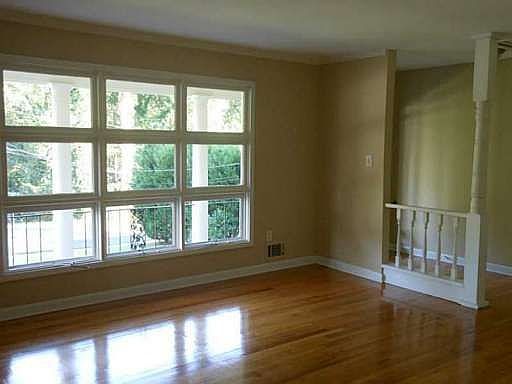 4th image of 4160 King Valley Dr SE