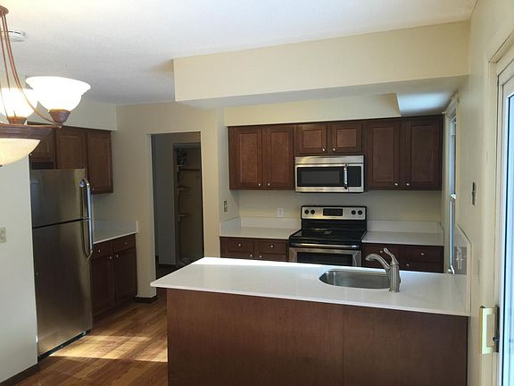 2nd image of 2100 Highwood Ave