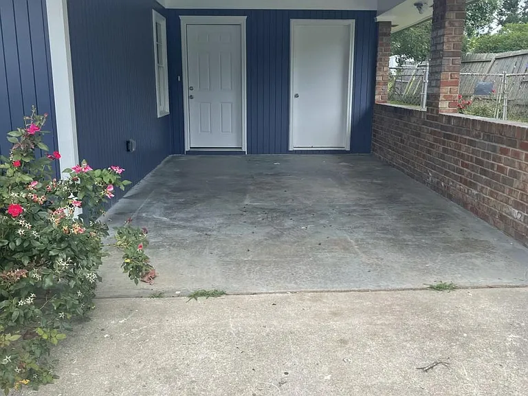 Rockdale Dr NW — Photo 4