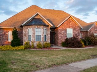 2200 SW Nutmeg St, Bentonville, AR 72712