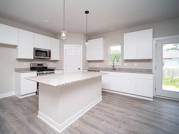 5th image of 827 Kenai Ct