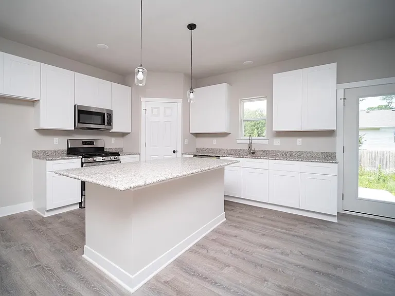 827 Kenai Ct — Photo 5