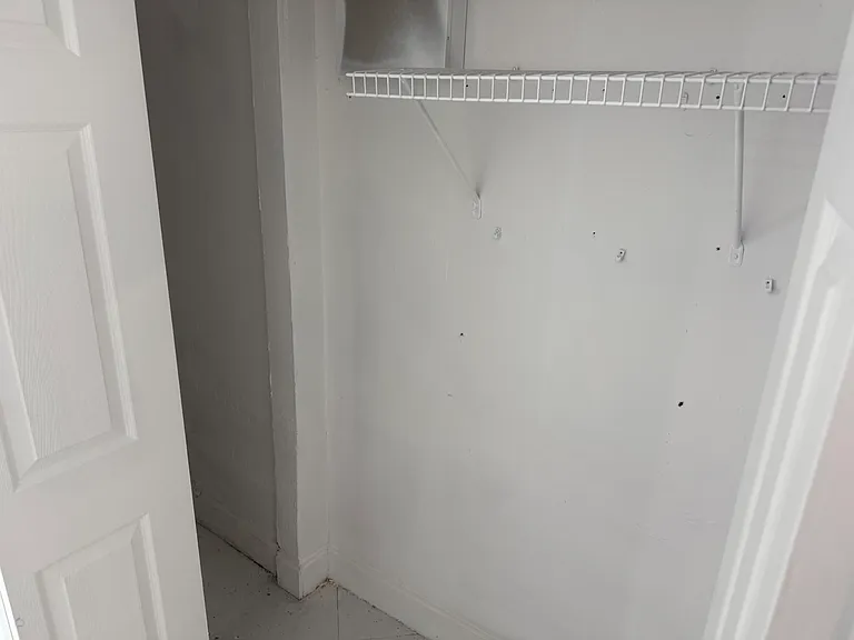 7814 Pembroke Rd — Photo 12