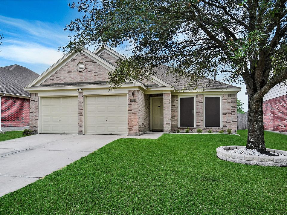 1st image of 22052 Knights Cove Dr