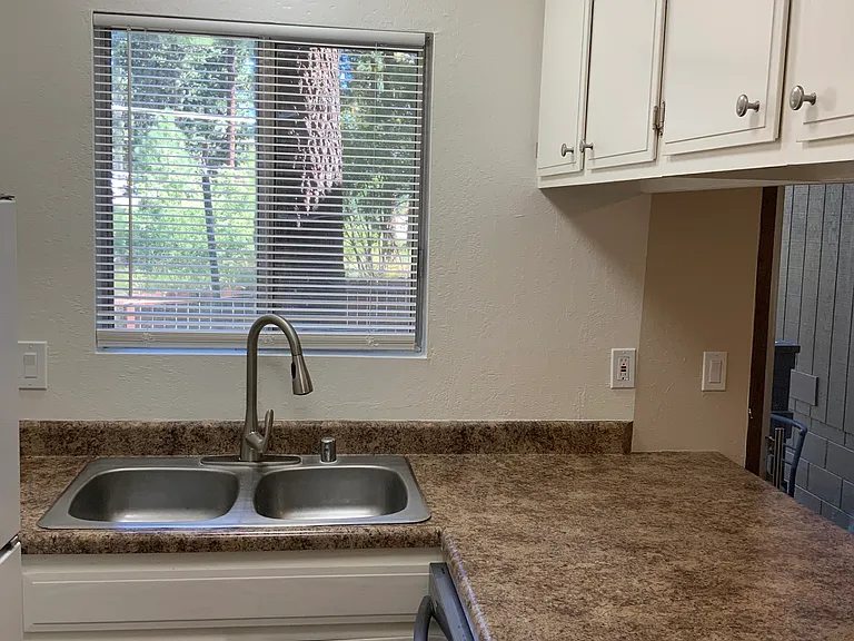1130 Keller Rd #10 — Photo 8