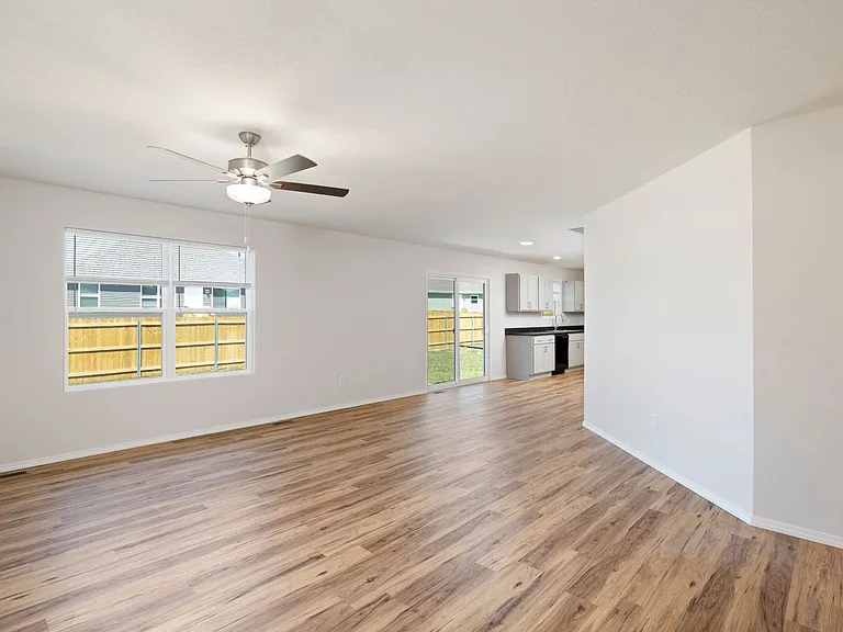 781 W Navajo St — Photo 12