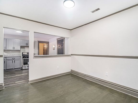 4th image of 315 N Burdick St #8