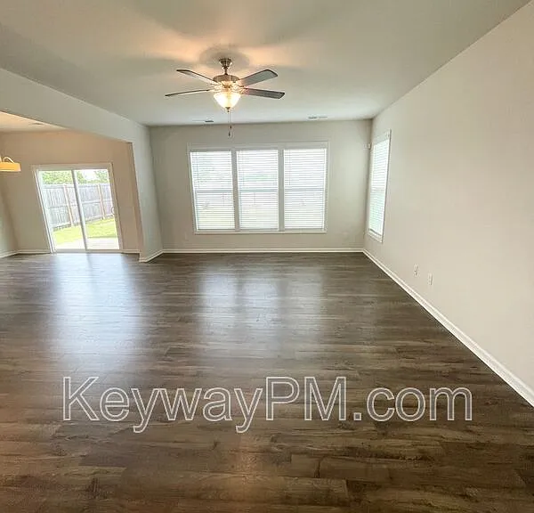 4136 Thimbleberry Dr — Photo 3