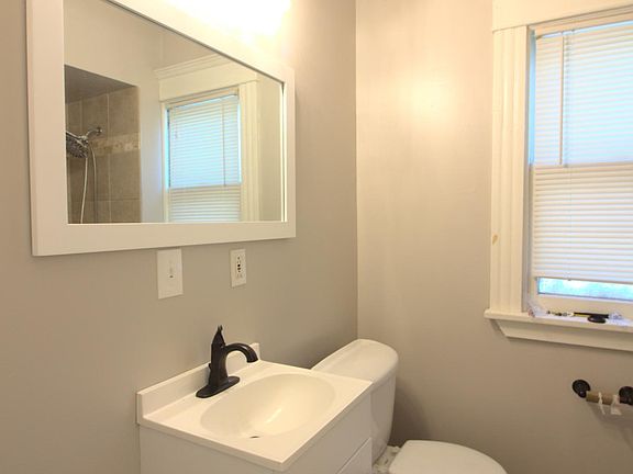 4th image of 77 Princeton Pl #2