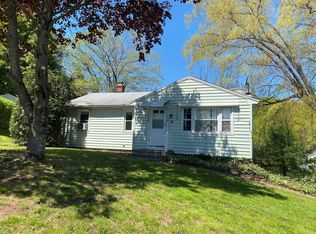 46 Klarman Dr, Hamden, CT 06518